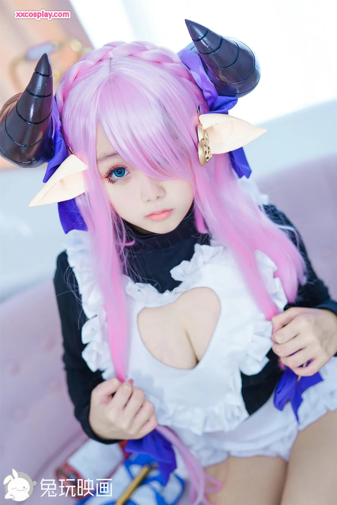 兔玩映画：娜露梅亚女仆Cosplay